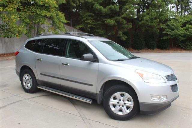 used 2012 Chevrolet Traverse car, priced at $5,990