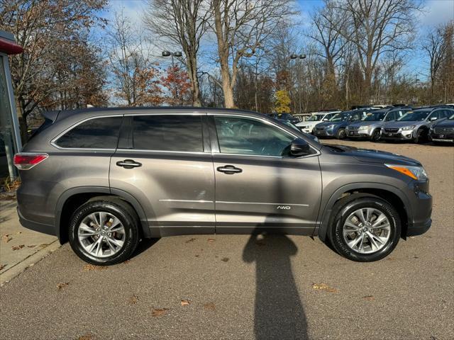 used 2016 Toyota Highlander car, priced at $18,998