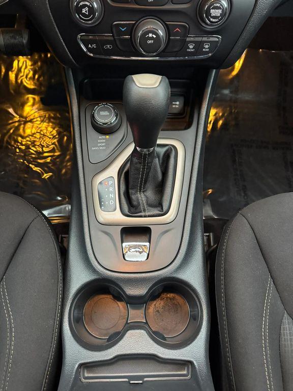 used 2016 Jeep Cherokee car, priced at $11,498