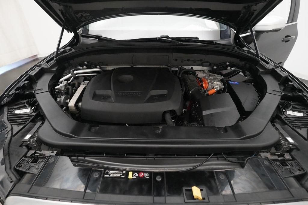 used 2018 Volvo XC60 Recharge Plug-In Hybrid car, priced at $21,650