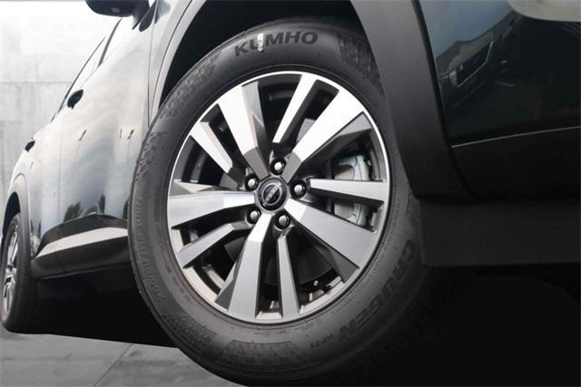 new 2025 Nissan Pathfinder car, priced at $36,965