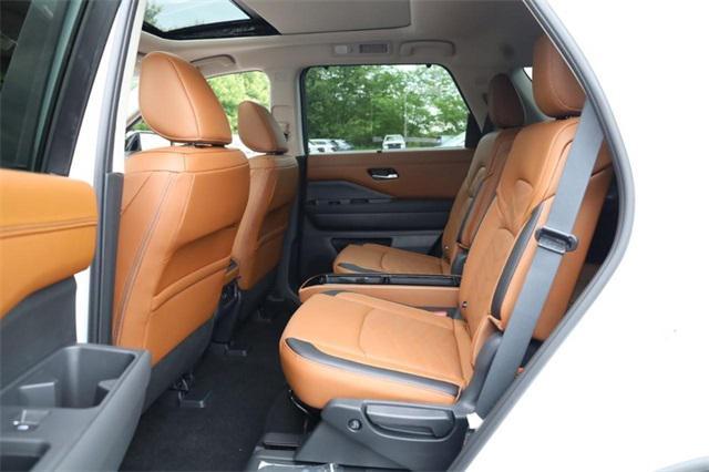 new 2025 Nissan Pathfinder car, priced at $47,580