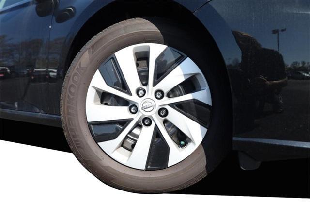 new 2025 Nissan Altima car, priced at $27,350