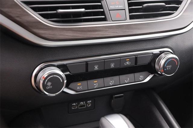 new 2025 Nissan Frontier car, priced at $30,805