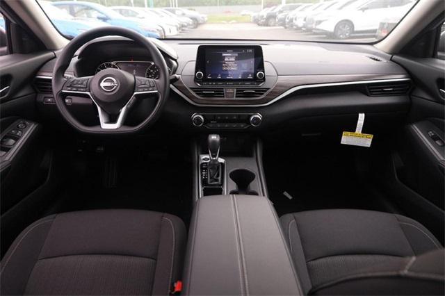 new 2025 Nissan Frontier car, priced at $30,805
