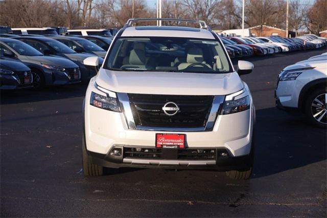 new 2025 Nissan Pathfinder car, priced at $46,415