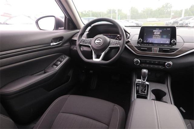 new 2025 Nissan Altima car, priced at $27,800