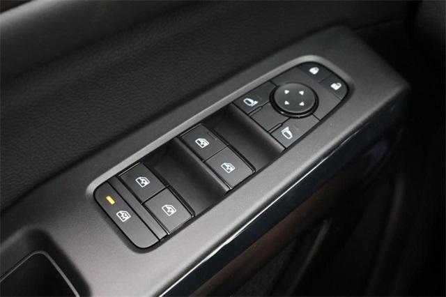 new 2025 Nissan Pathfinder car, priced at $36,555