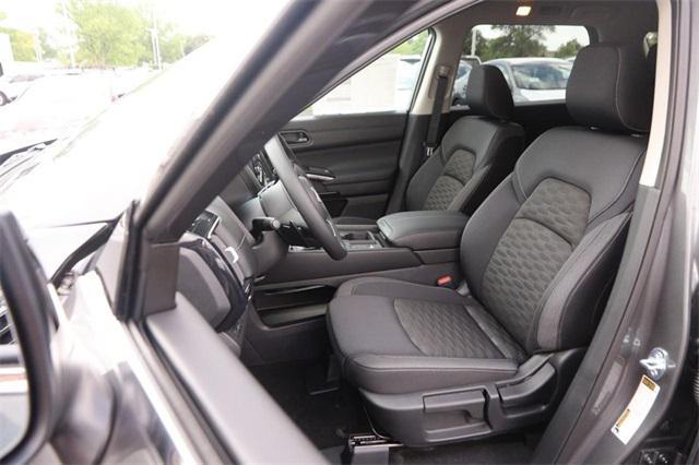 new 2025 Nissan Pathfinder car, priced at $32,860