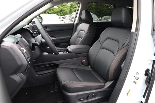 new 2025 Nissan Pathfinder car, priced at $42,920