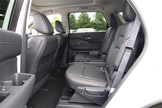 new 2025 Nissan Pathfinder car, priced at $42,920