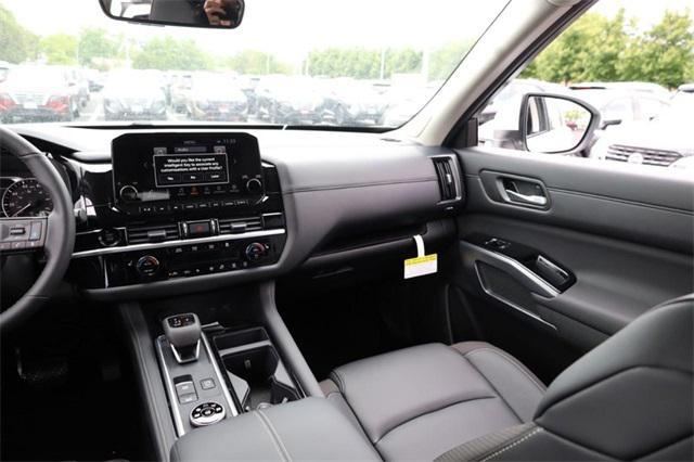 new 2025 Nissan Pathfinder car, priced at $42,920