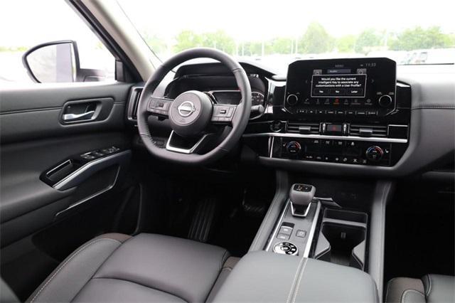 new 2025 Nissan Pathfinder car, priced at $42,920
