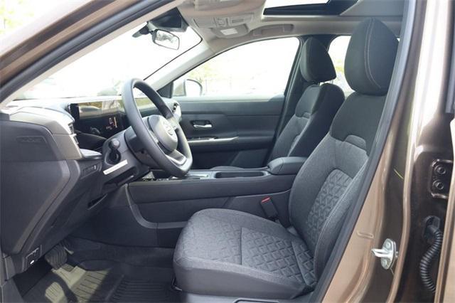 new 2025 Nissan Kicks car, priced at $27,095