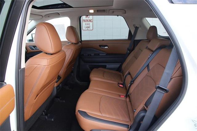 new 2024 Nissan Pathfinder car, priced at $46,610