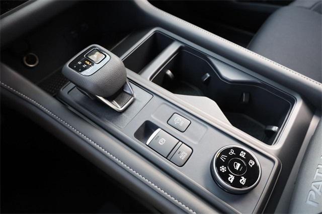 new 2025 Nissan Pathfinder car, priced at $31,475