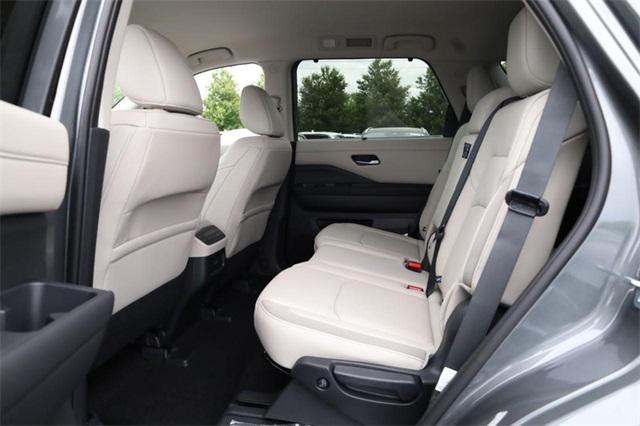 new 2025 Nissan Pathfinder car, priced at $41,155