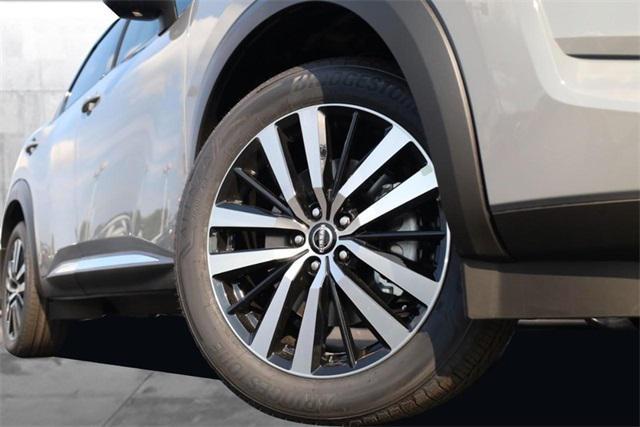 new 2025 Nissan Pathfinder car, priced at $51,025