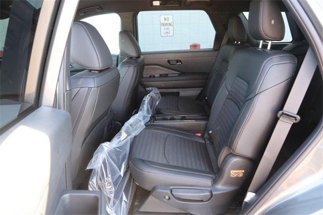 new 2025 Nissan Pathfinder car, priced at $40,675