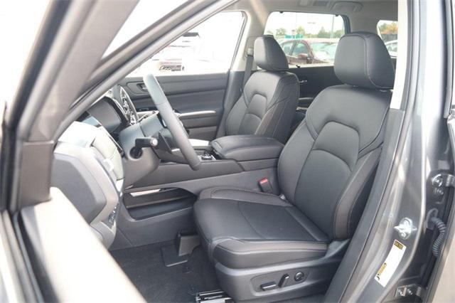 new 2025 Nissan Pathfinder car, priced at $45,600