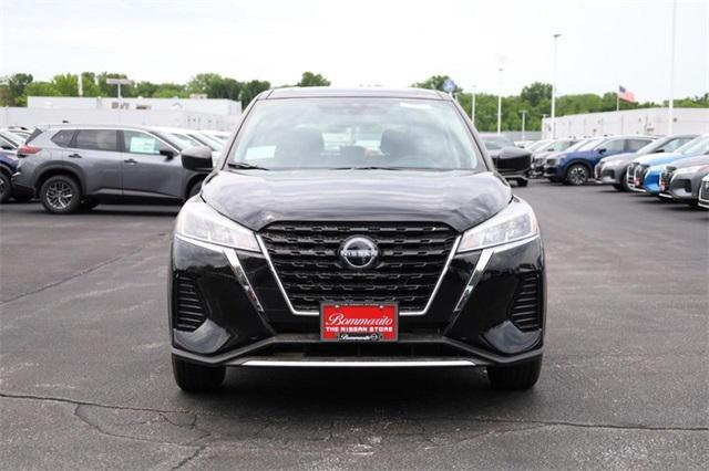 new 2025 Nissan Kicks car, priced at $22,960