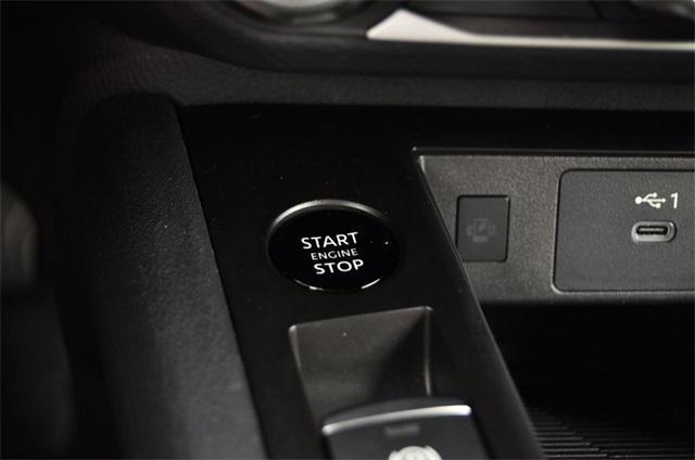 new 2025 Nissan Kicks car, priced at $28,995