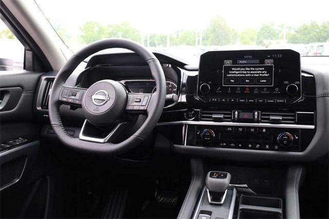 new 2025 Nissan Pathfinder car, priced at $42,920