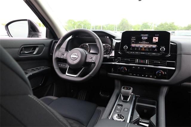 new 2025 Nissan Pathfinder car, priced at $37,280