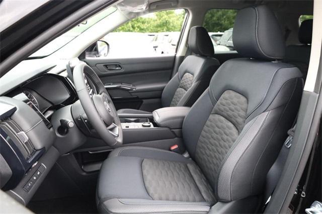 new 2025 Nissan Pathfinder car, priced at $37,280