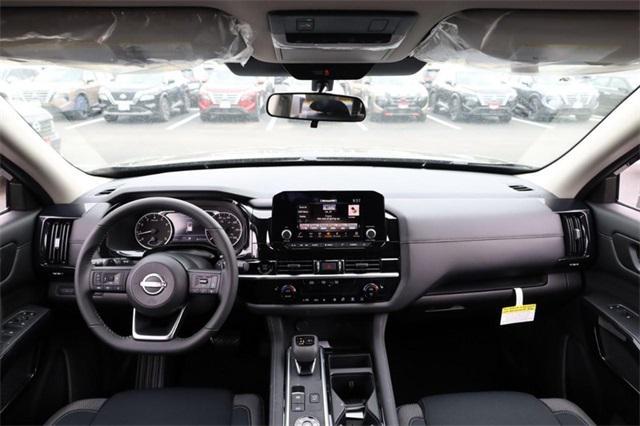 new 2025 Nissan Pathfinder car, priced at $37,280