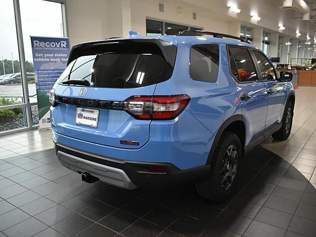 new 2025 Honda Pilot car, priced at $52,145