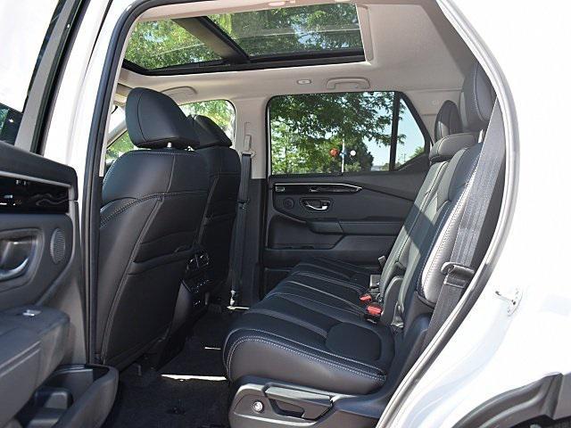 new 2025 Honda Pilot car, priced at $54,200