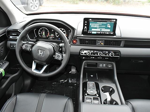new 2025 Honda Pilot car, priced at $47,550