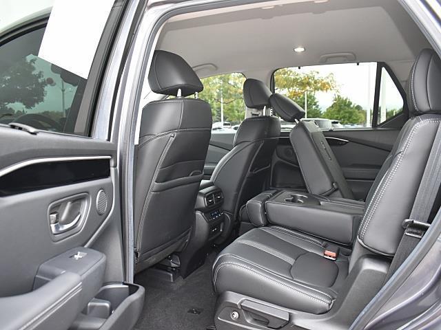 used 2025 Honda Pilot car, priced at $40,966