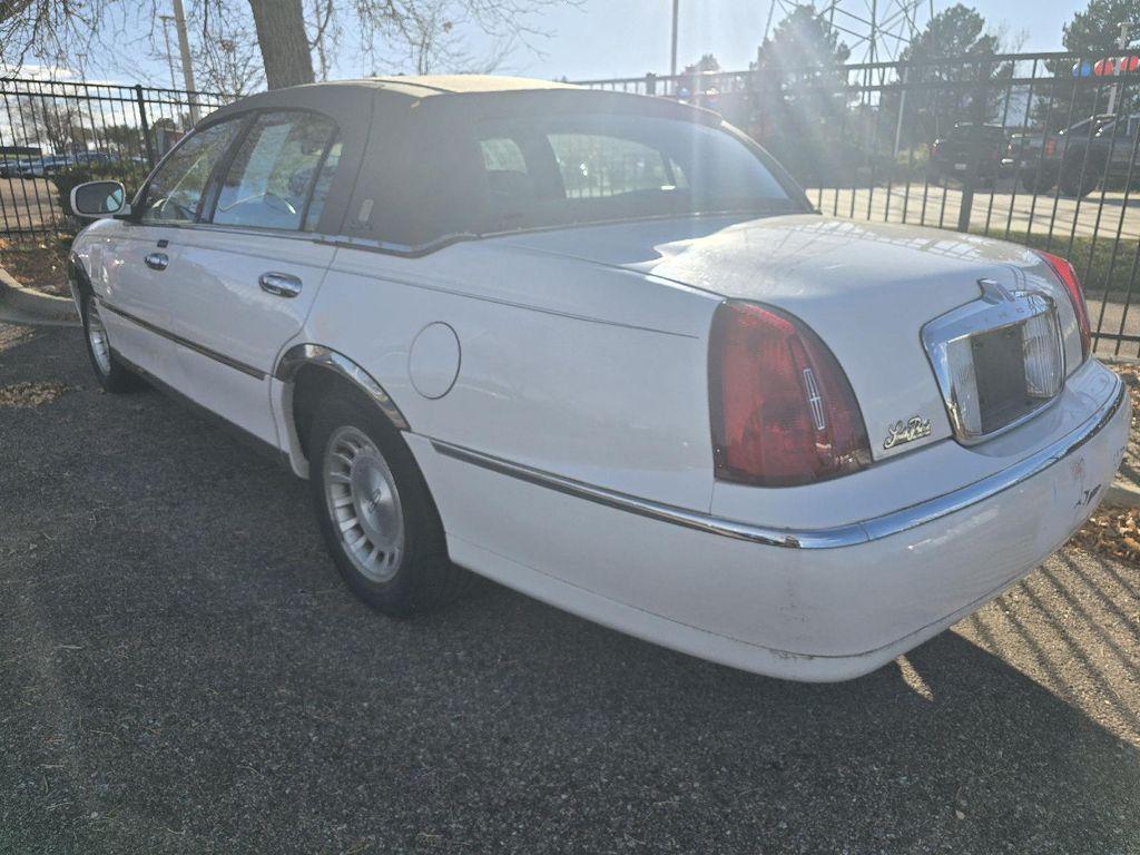 used 1999 Lincoln Town Car car, priced at $6,795