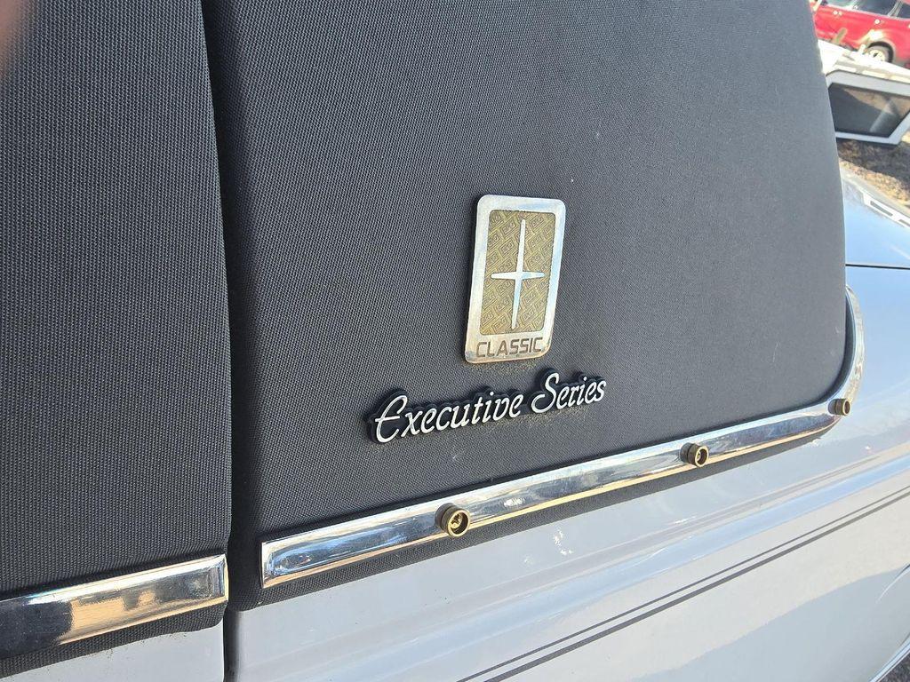 used 1999 Lincoln Town Car car, priced at $6,795