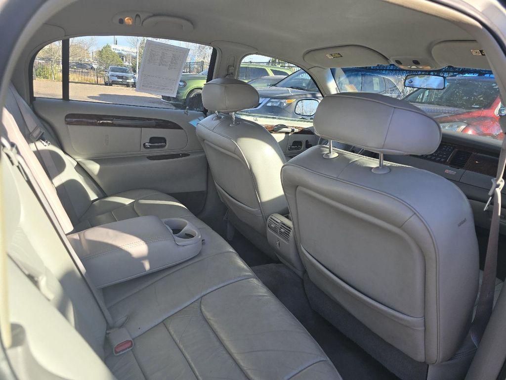 used 1999 Lincoln Town Car car, priced at $6,795