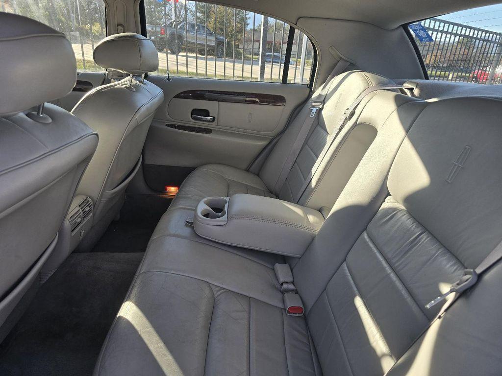 used 1999 Lincoln Town Car car, priced at $6,795
