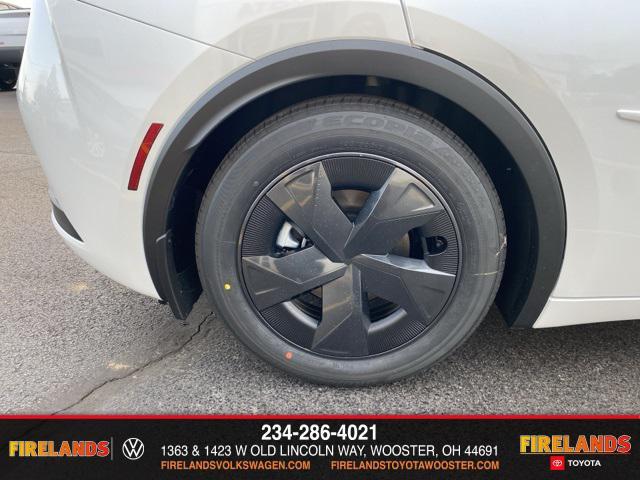 new 2026 Toyota Prius Plug-In Hybrid car, priced at $34,814