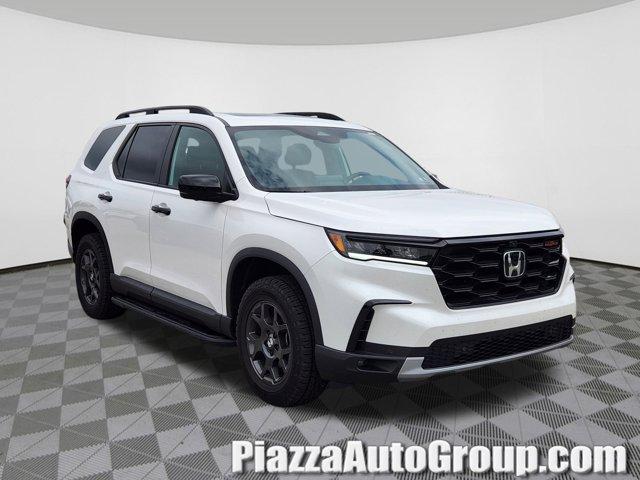used 2025 Honda Pilot car, priced at $47,843