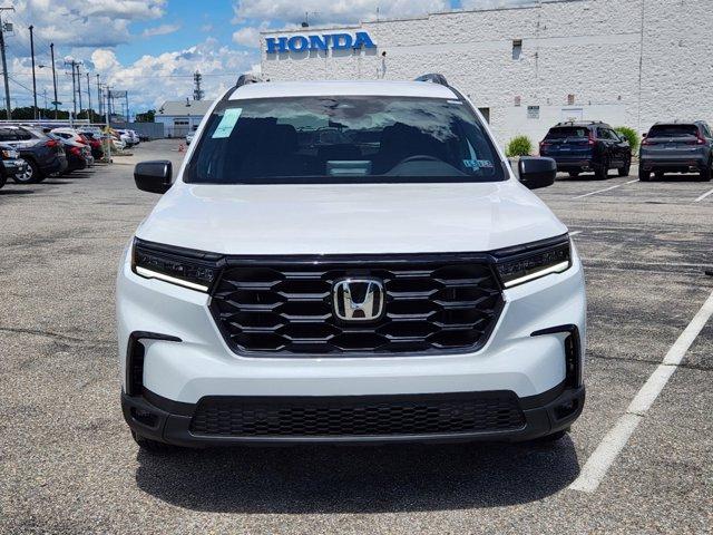 new 2025 Honda Pilot car, priced at $43,850