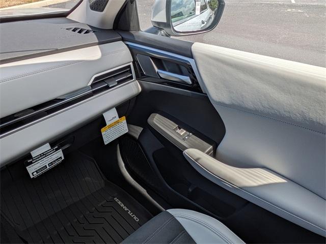 new 2025 Mitsubishi Outlander car, priced at $35,255