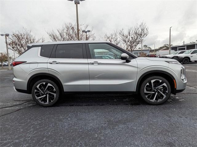 new 2024 Mitsubishi Outlander car, priced at $30,485