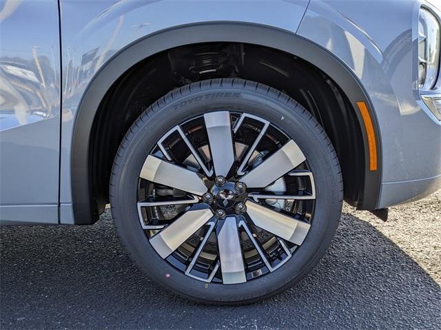 new 2025 Mitsubishi Outlander car, priced at $42,130