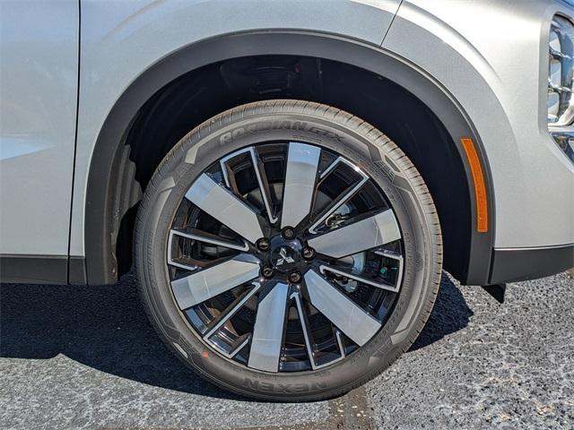new 2025 Mitsubishi Outlander car, priced at $38,355