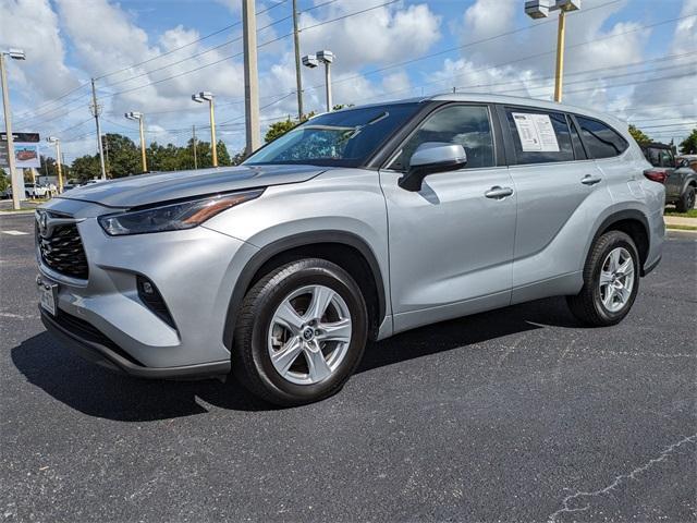 used 2023 Toyota Highlander car, priced at $33,298
