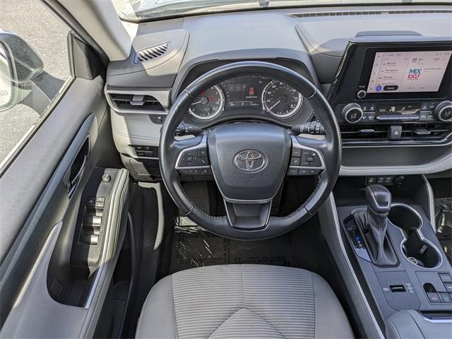 used 2023 Toyota Highlander car, priced at $33,298