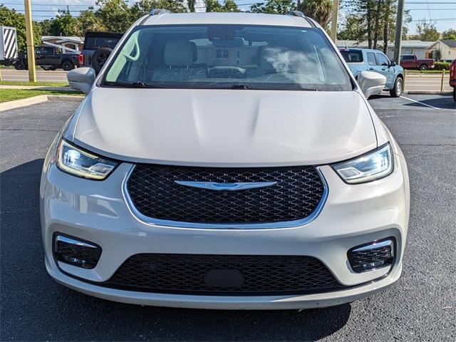 used 2021 Chrysler Pacifica Hybrid car, priced at $19,998