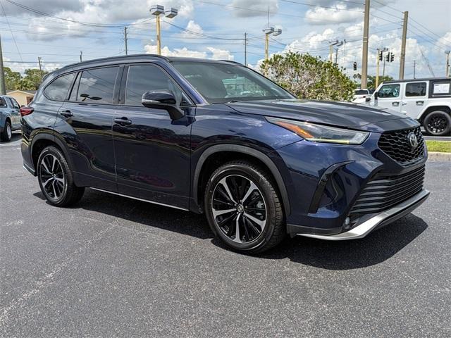 used 2021 Toyota Highlander car, priced at $31,668