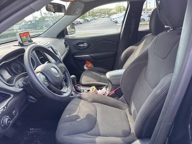 used 2019 Jeep Cherokee car, priced at $13,998